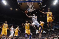 开云下载-布克生涯之夜点燃活塞，生死战力克北京队