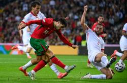 开云体育官网-挑战连连！欧洲国家队争夺激烈的简单介绍