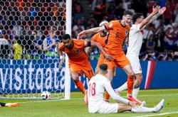 开云体育APP下载-荷兰足球豪强对决将上演，胜负难分！的简单介绍