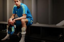 开云体育入口-多特蒙德险胜乌拉圭，范戴克带队取胜，一场跨越足球世界的战术对话