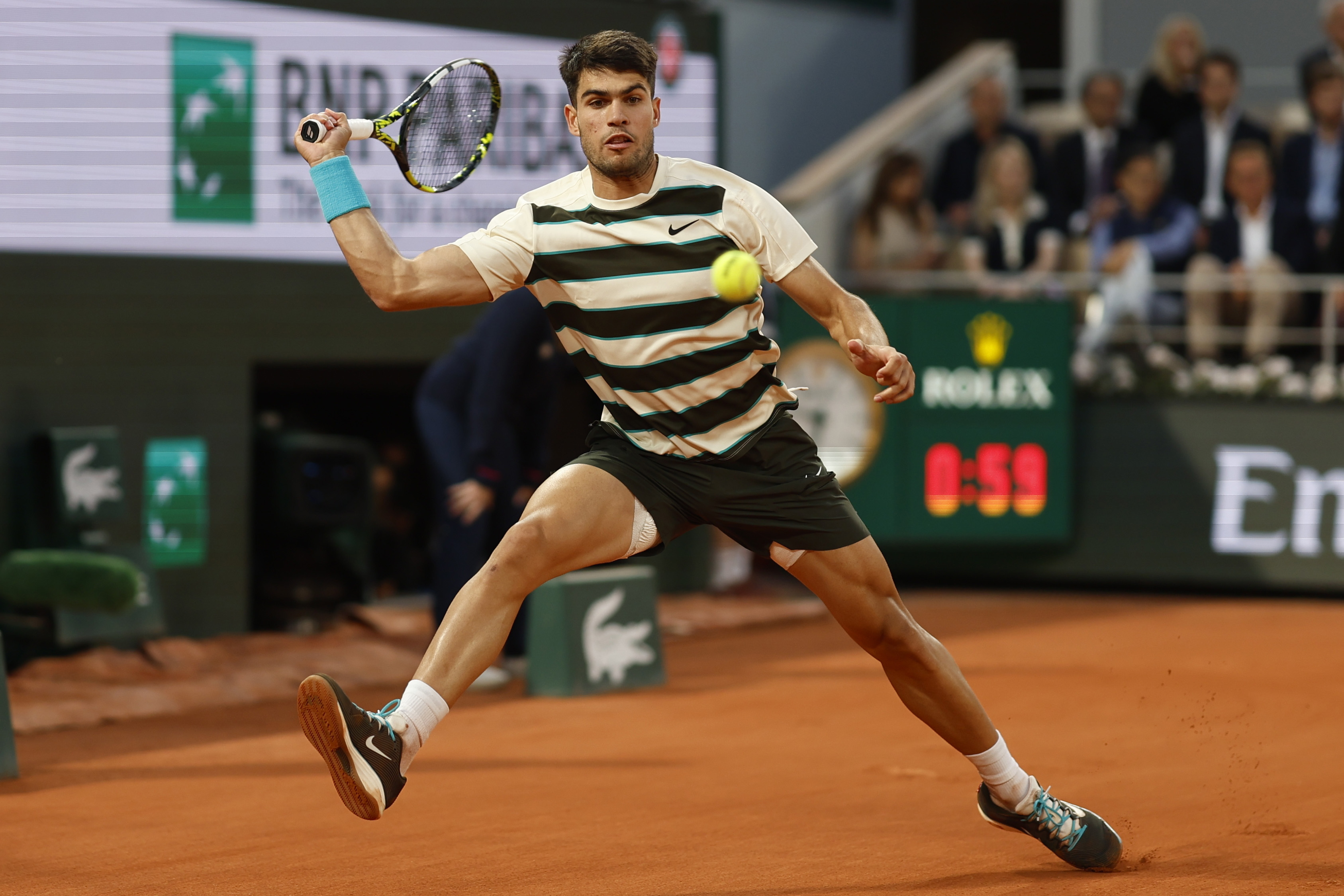 法国网球队横扫澳大利亚网球队，阿尔卡拉斯绝境逆转的简单介绍