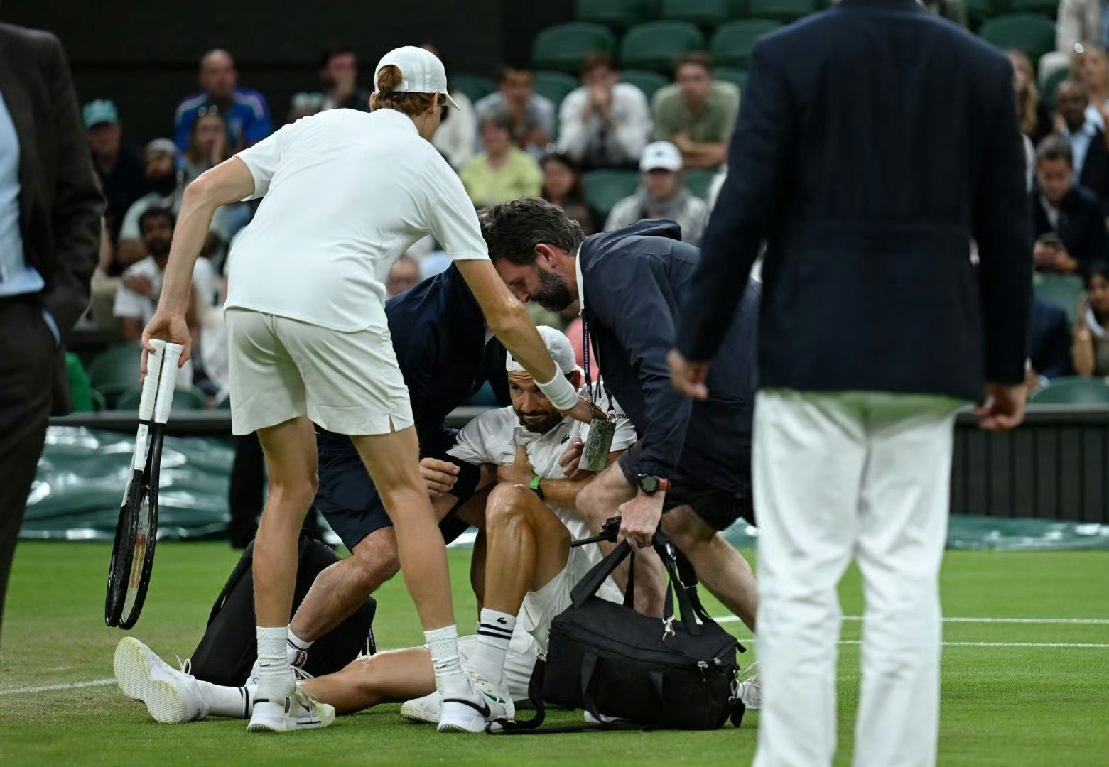 包含拉沃尔杯逆转温网，纳达尔点燃赛场的词条