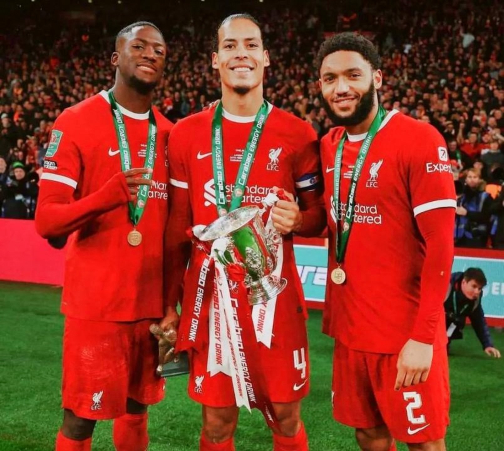 马德里竞技完胜马赛,范戴克惊艳四座的简单介绍 马德里竞技完胜马赛,范戴克惊艳四座的简单介绍