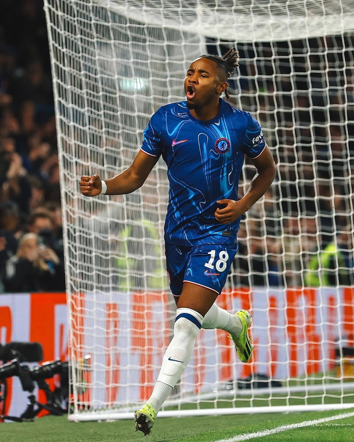 切尔西主帅赞扬球员团结合作，赛季表现出色