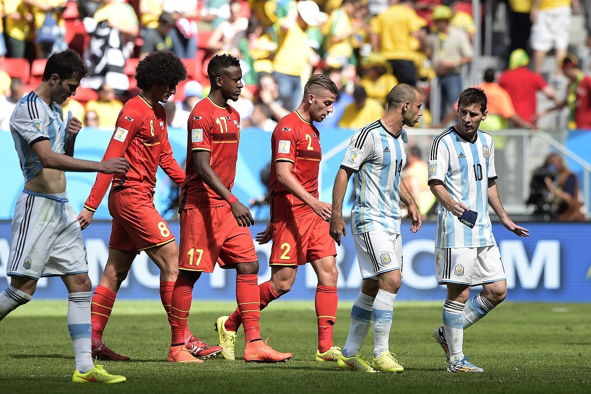 那不勒斯客场争胜意甲争夺不断激烈的简单介绍