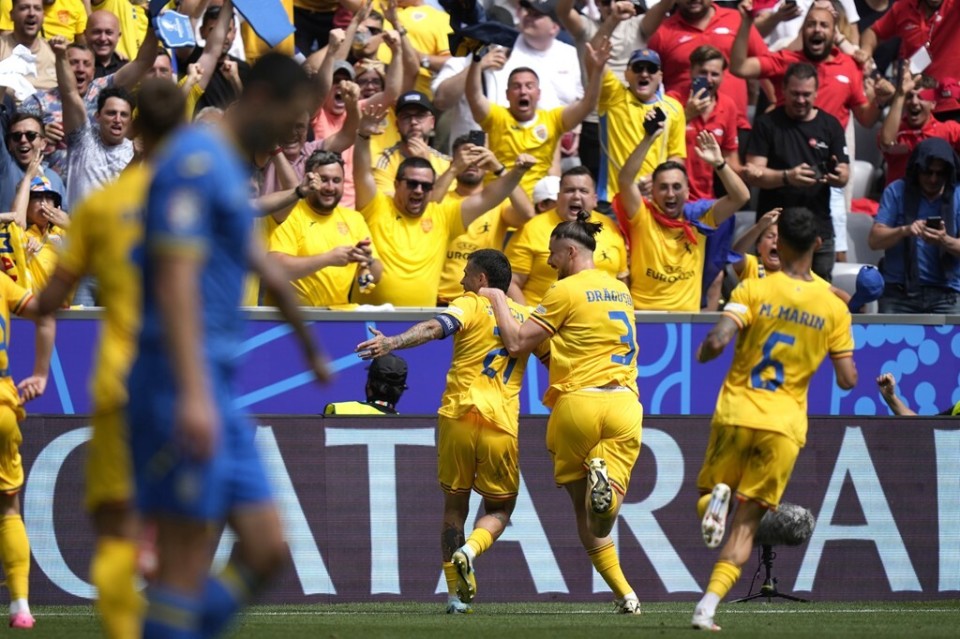 英格兰战胜罗马尼亚,状况良好 英格兰战胜罗马尼亚,状况良好