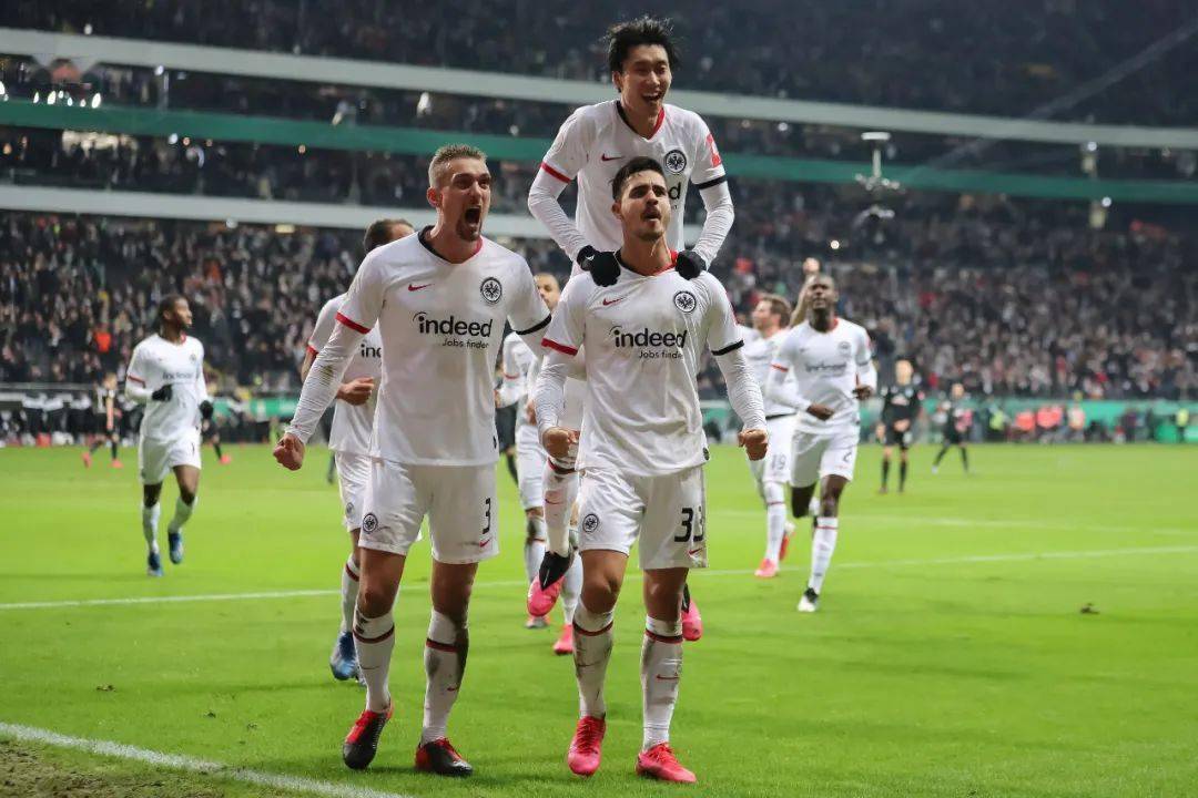 不莱梅胜法兰克福,积分榜上升至第六的简单介绍 不莱梅胜法兰克福,积分榜上升至第六的简单介绍