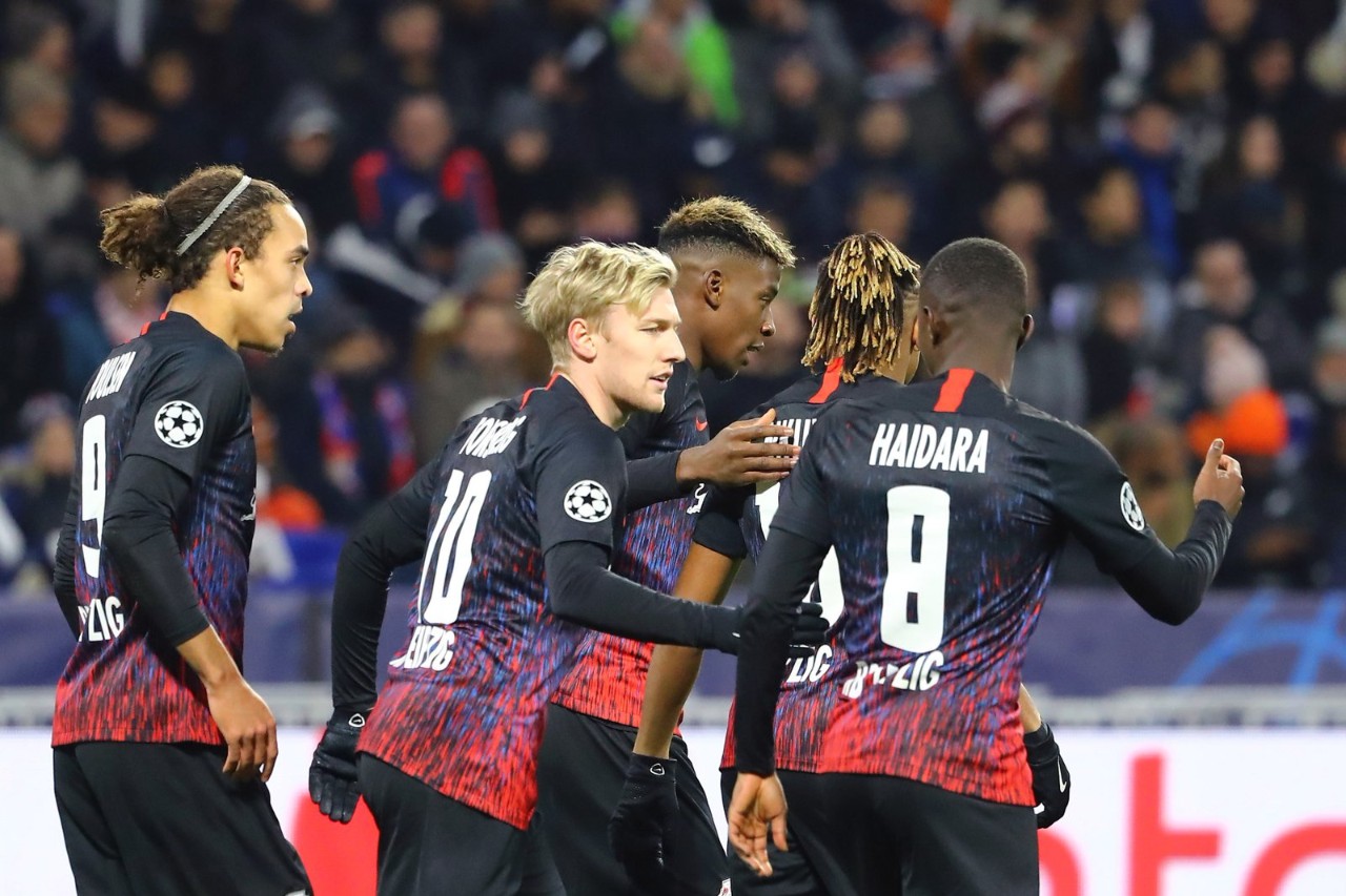 里昂客场逼平里克鲁瓦,保持不败的简单介绍 里昂客场逼平里克鲁瓦,保持不败的简单介绍