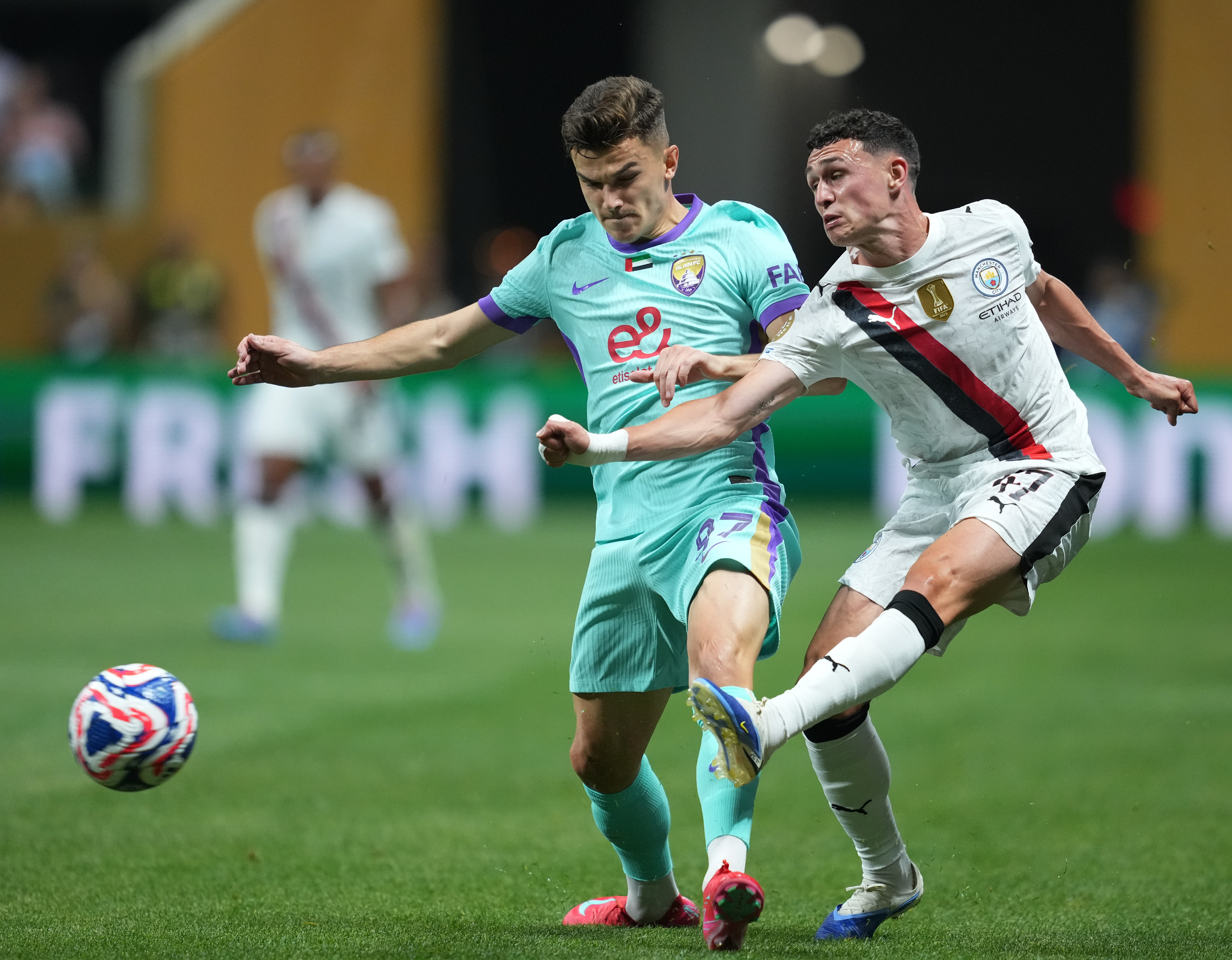 曼城完胜对手，晋级淘汰赛成定局