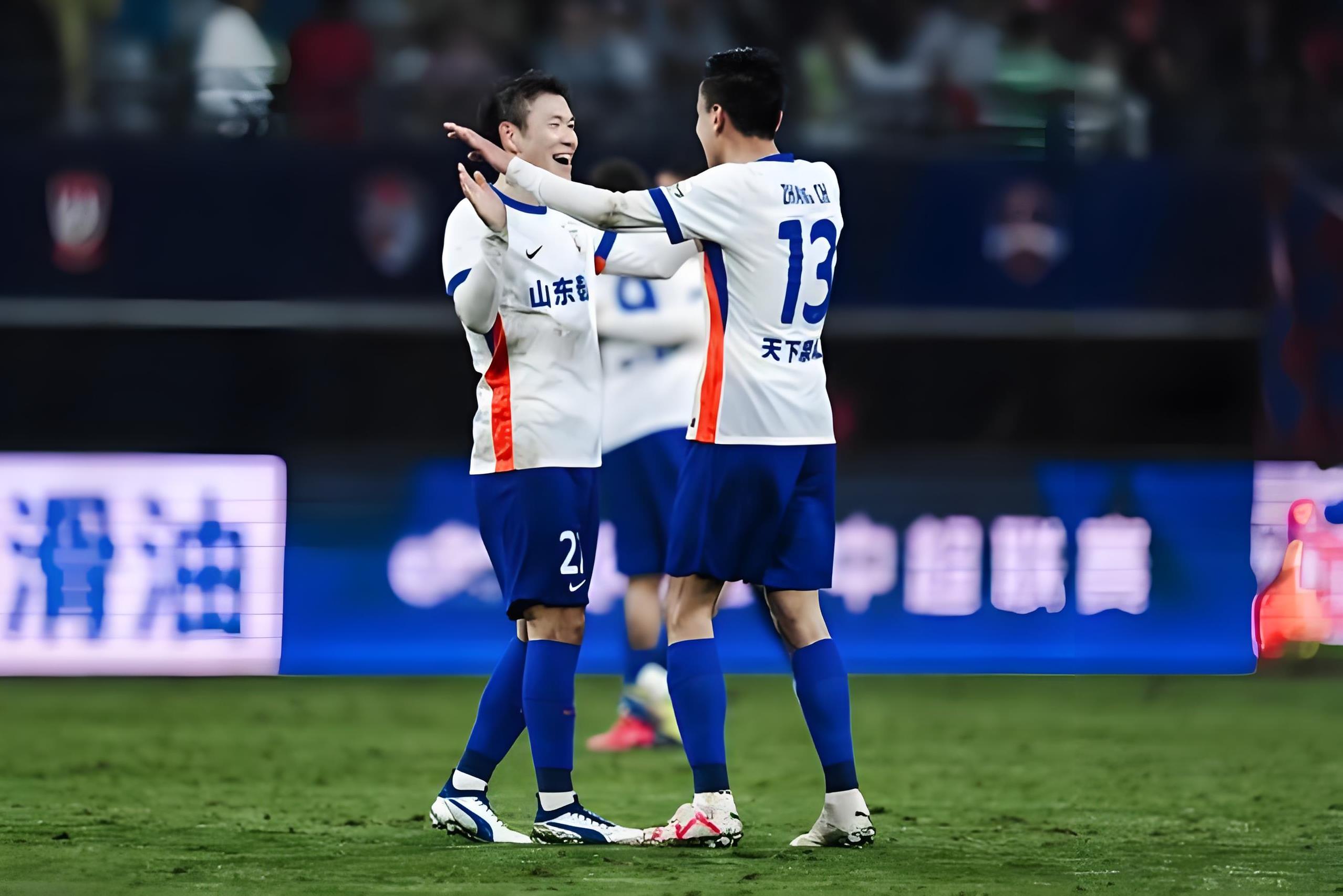 精彩足球比赛风云再起，球员实力得到检验的简单介绍