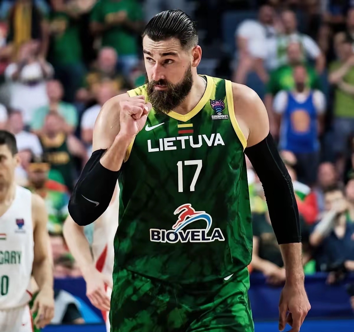 关于日本男篮绝杀湖人，瓦兰丘纳斯高光表现的信息