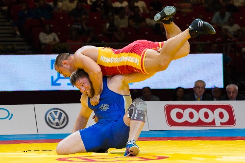 关于加拿大摔跤选手斩获两枚铜牌的信息 关于加拿大摔跤选手斩获两枚铜牌的信息