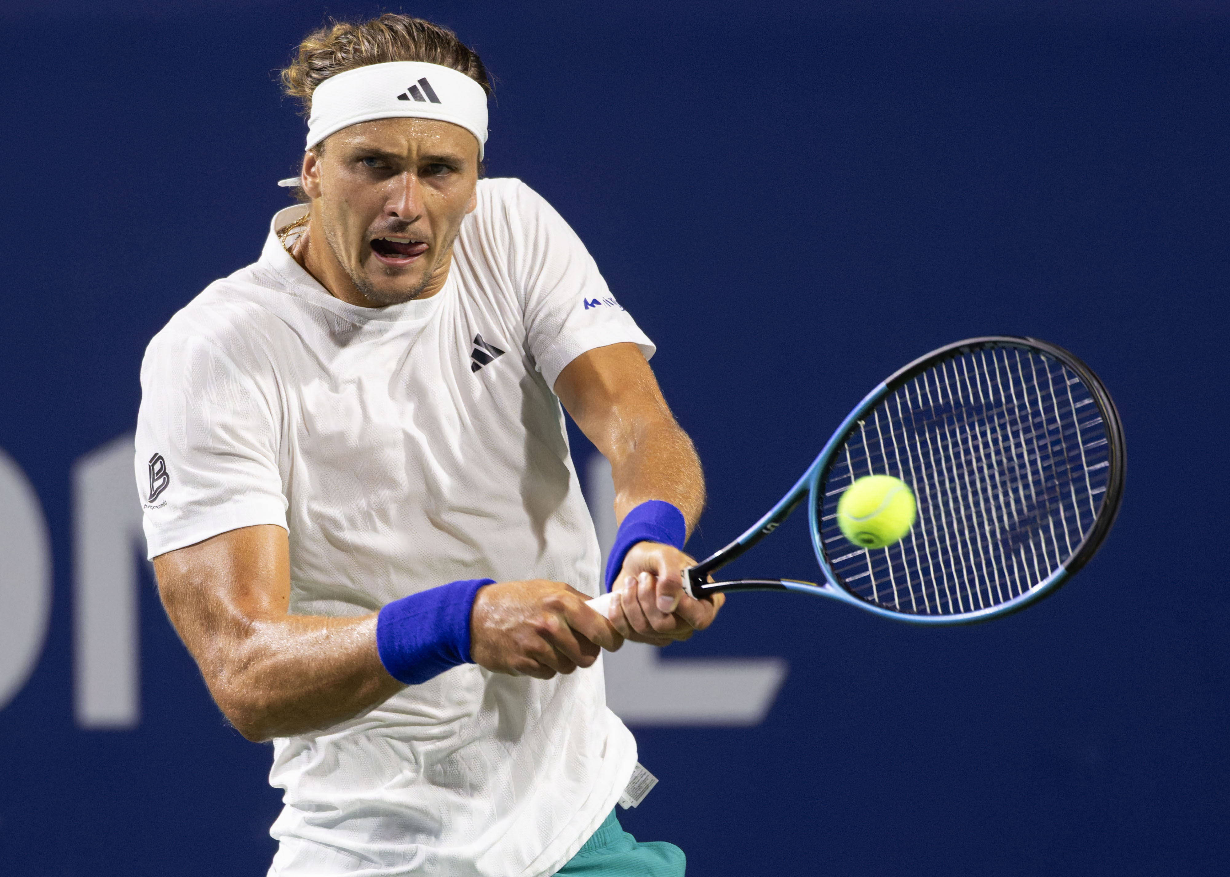 欧洲网球队绝杀西班牙网球队,兹维列夫制霸全场的简单介绍 欧洲网球队绝杀西班牙网球队,兹维列夫制霸全场的简单介绍