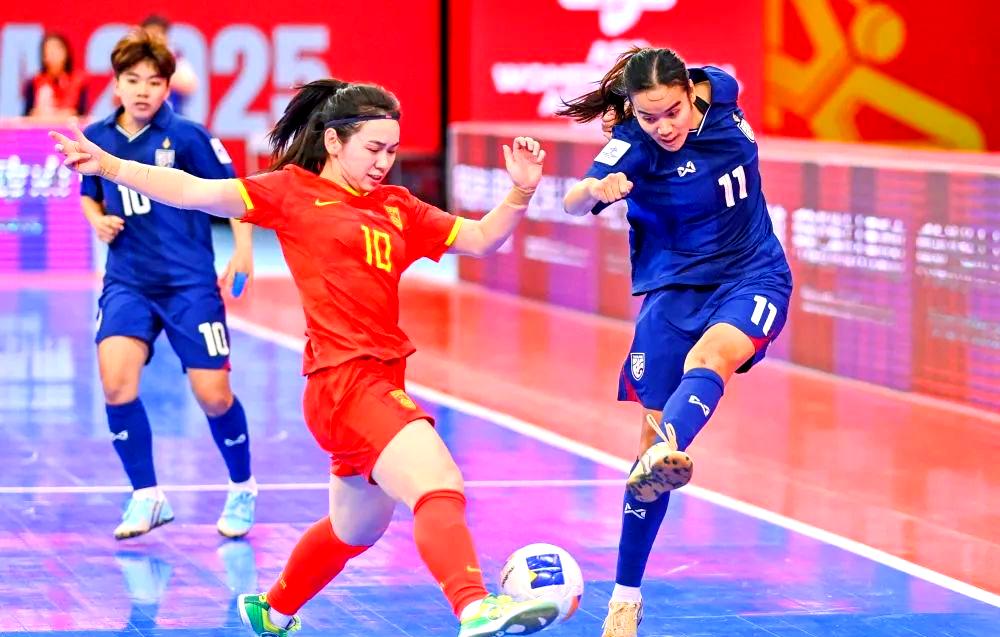 半决赛展望：女足球队争夺胜利