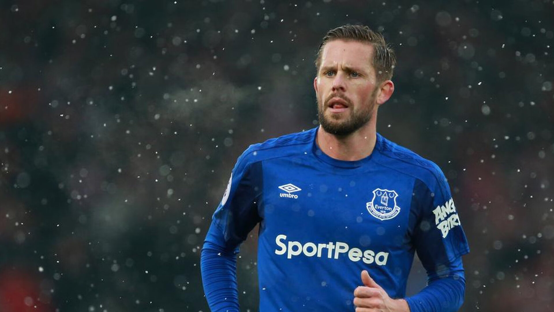 欧冠半决赛之夜，伦纳德全场最佳无争议，当篮球巨星闪耀绿茵场