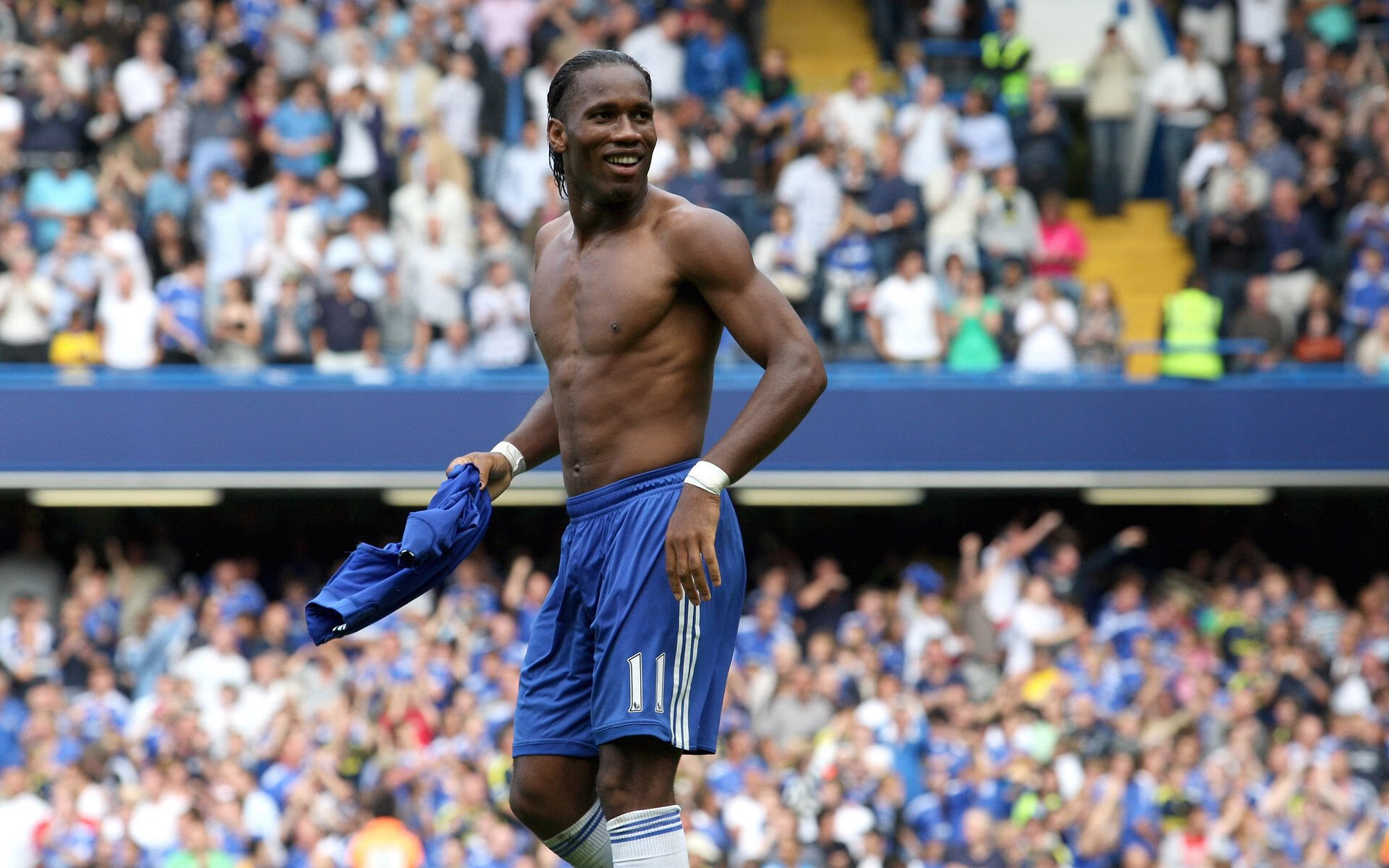 从F1街道赛到绿茵场，极限博弈下的唯一生存法则